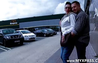 XXX Bercinta di sofa cerita mesum selingkuh bergambar