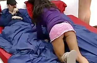 XXX Brunette tidur cerita seks bergambar lengkap nyenyak bernama Sienna