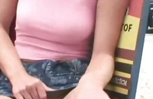 XXX Pelacur penuh nafsu cerita sex terbaru bergambar mendemonstrasikan sikapnya terhadap seks