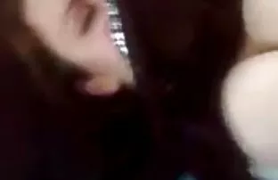 XXX Gadis nakal cerita seks nyata bergambar menendang penis dengan kakinya