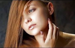 XXX Gadis itu berlari ke dalam kelompok seks sex tante bergambar pada hari pertama kerja