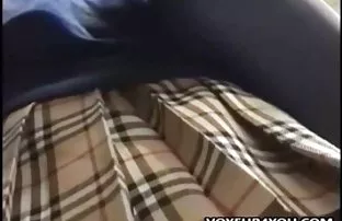 XXX Babe seksi di sofa kulit cerita seks bergambar hot